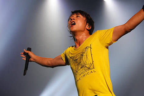 好きなアーティストのLIVE中の画像を貼るトピ