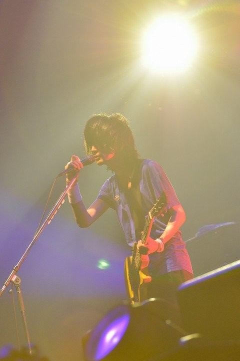 好きなアーティストのLIVE中の画像を貼るトピ