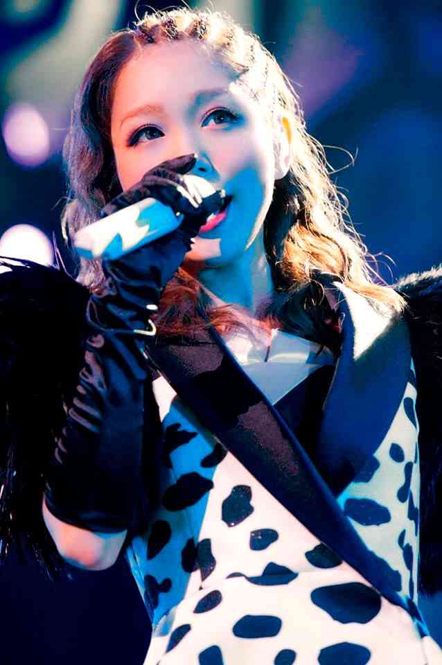 好きなアーティストのLIVE中の画像を貼るトピ