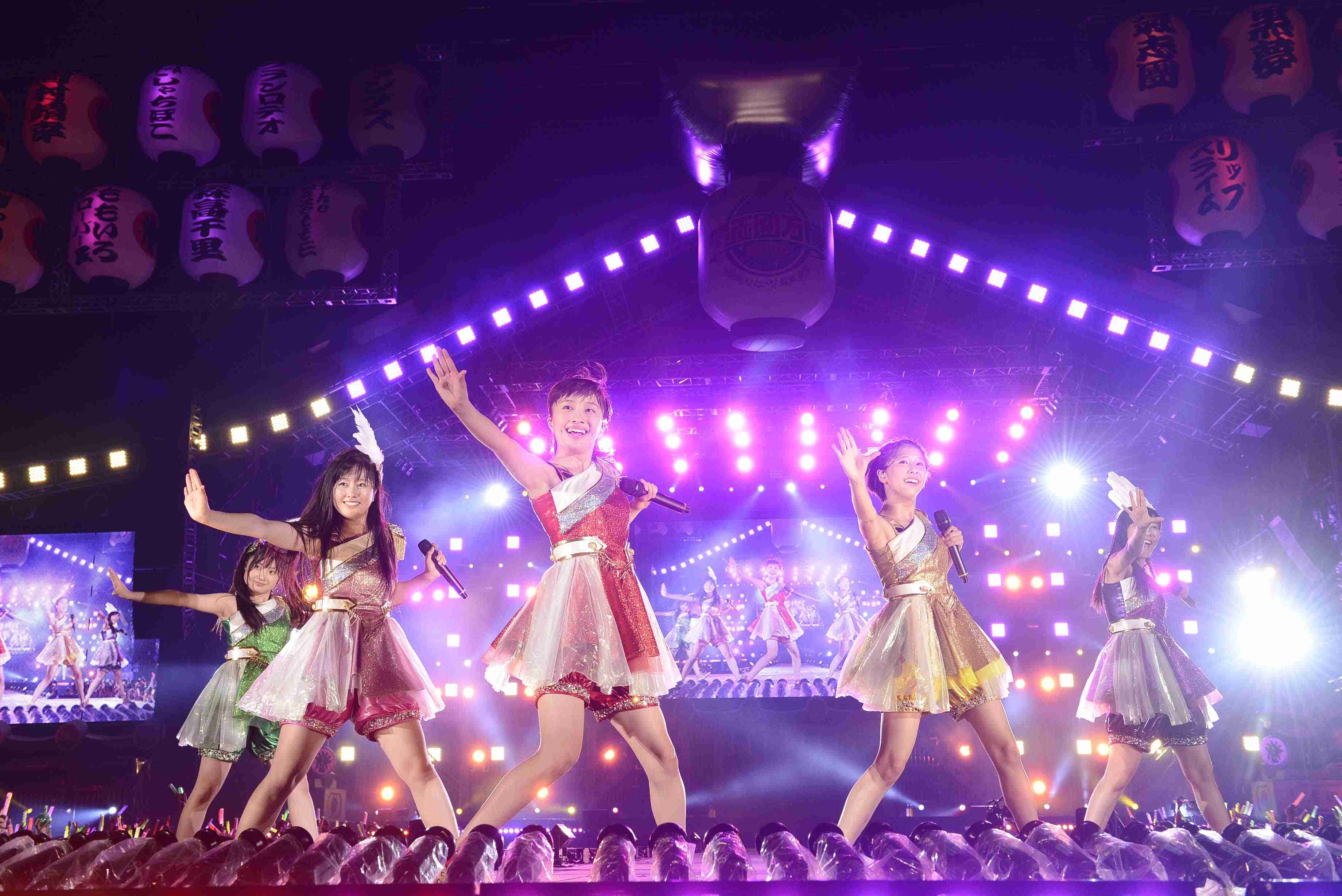 好きなアーティストのLIVE中の画像を貼るトピ
