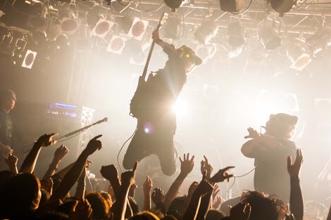好きなアーティストのLIVE中の画像を貼るトピ