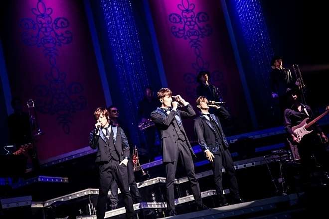 好きなアーティストのLIVE中の画像を貼るトピ