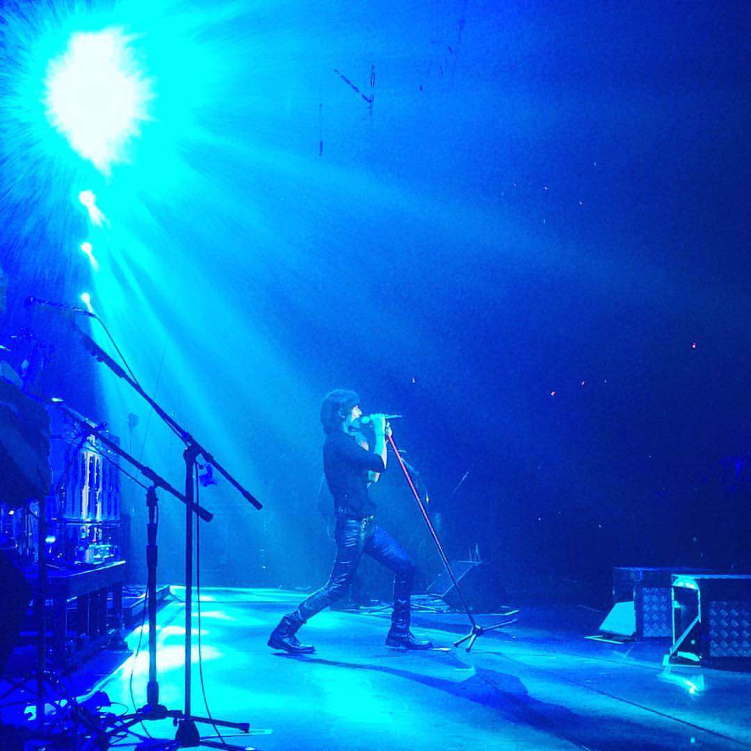 好きなアーティストのLIVE中の画像を貼るトピ