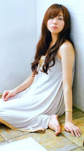 周りに芸能人より可愛い綺麗な人はいますか？