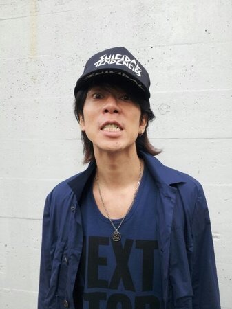 綾野剛の金髪姿に反響 ワンオクTaka＆RAD野田がバースデー祝福