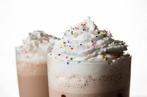 生クリームたっぷりスイーツ 画像
