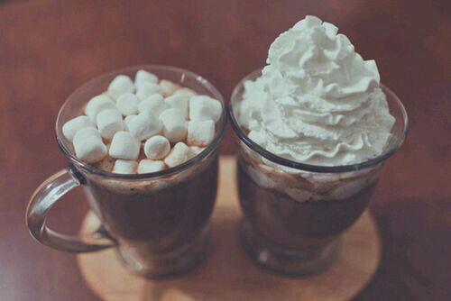 生クリームたっぷりスイーツ 画像