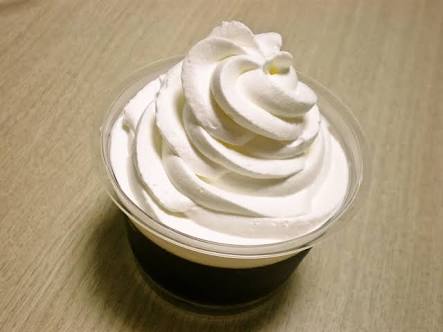 生クリームたっぷりスイーツ 画像