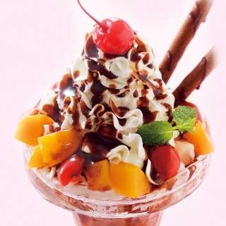 生クリームたっぷりスイーツ 画像
