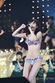 HKT48指原莉乃の美脚ショットに心配の声「さっしーはいてますか!?」