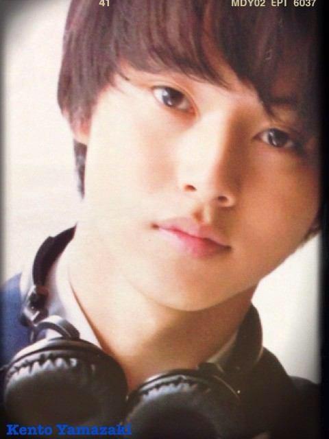 山崎賢人、人生初の金髪に！二階堂ふみと制服2ショット解禁