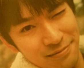 ウインクしてる芸能人の画像