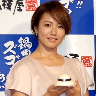 ベッキー、裏の顔と不遜ぶりが露呈…飲み物冷たくてADに激怒、機内で一般人に舌打ち