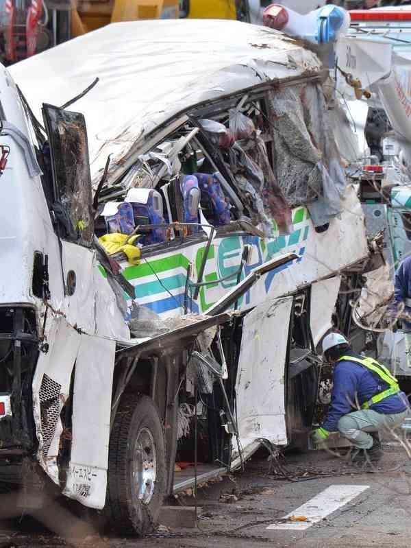 軽井沢のスキーバス転落事故 運行会社社長が土下座し謝罪