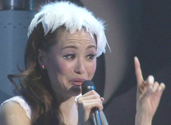 【最悪】ベッキー不倫騒動で川谷絵音に三人目の女出現！ 愛妻弁当を隠して元カノに会うゲス行為 → 泥沼になり号泣