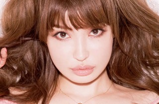 平子理沙、アイドルに負けない超ミニ姿披露