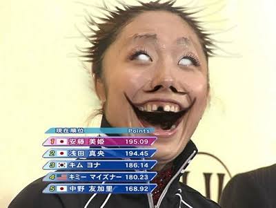 不機嫌な顔が集まるトピ