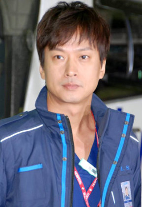 そっくりさんでV6を完成させよう