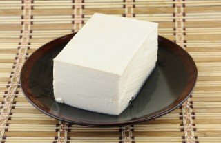 必ず、冷蔵庫に入っている食べ物は何ですか?