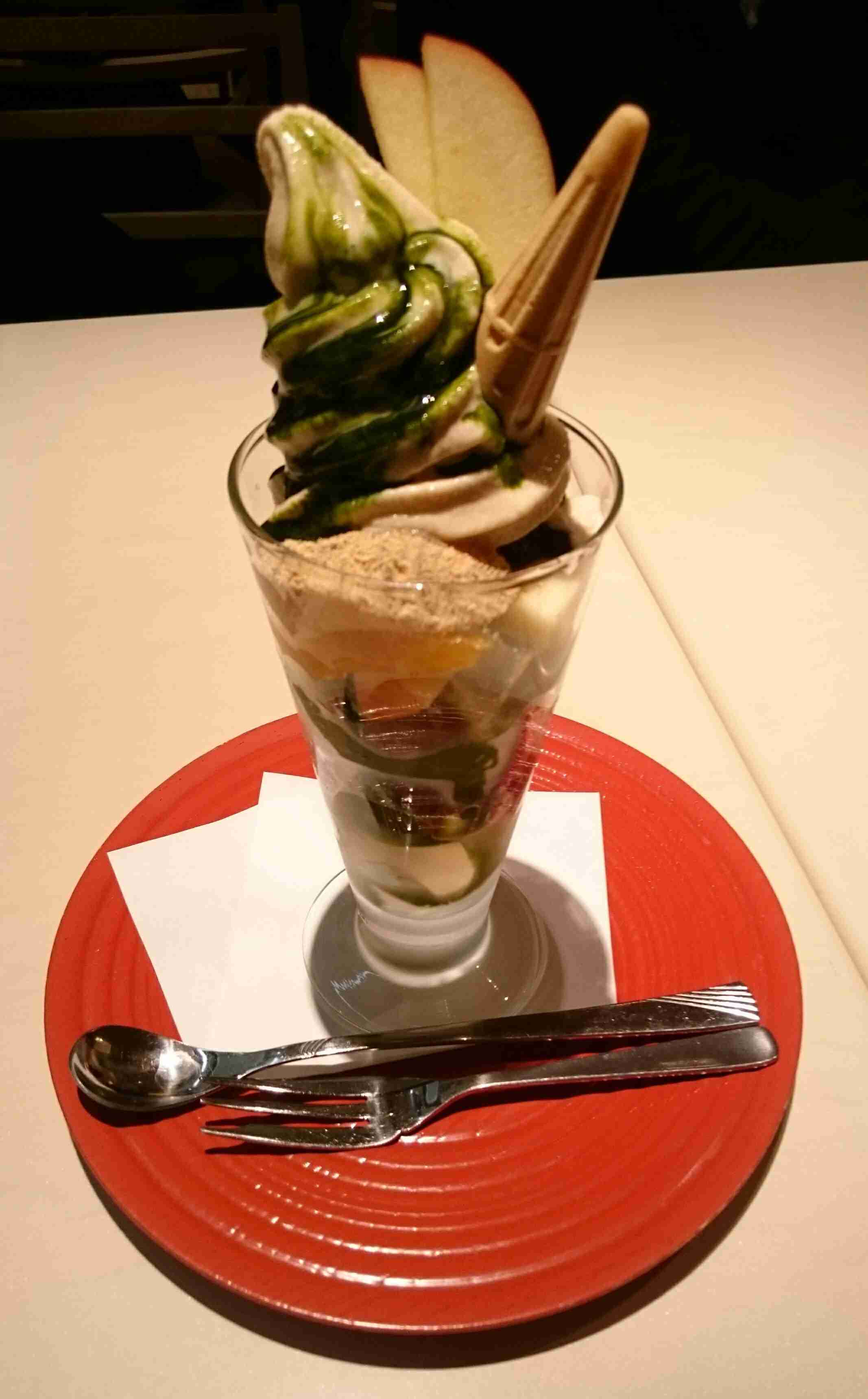 美味しそうなパフェの画像ください！