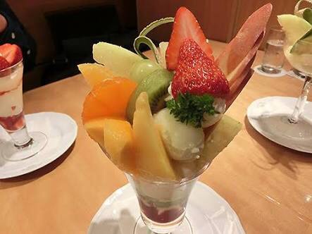 美味しそうなパフェの画像ください！