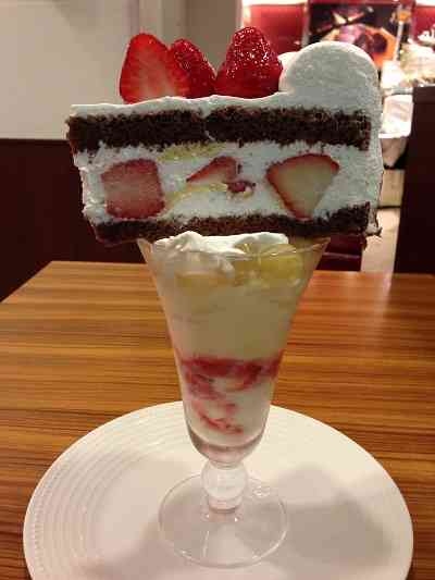 美味しそうなパフェの画像ください！
