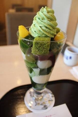 美味しそうなパフェの画像ください！