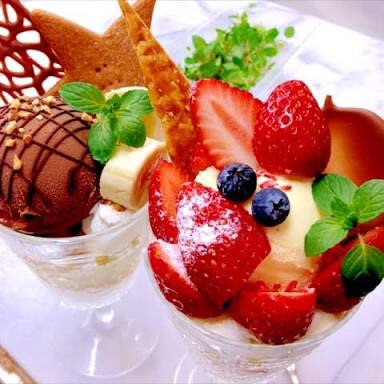 美味しそうなパフェの画像ください！