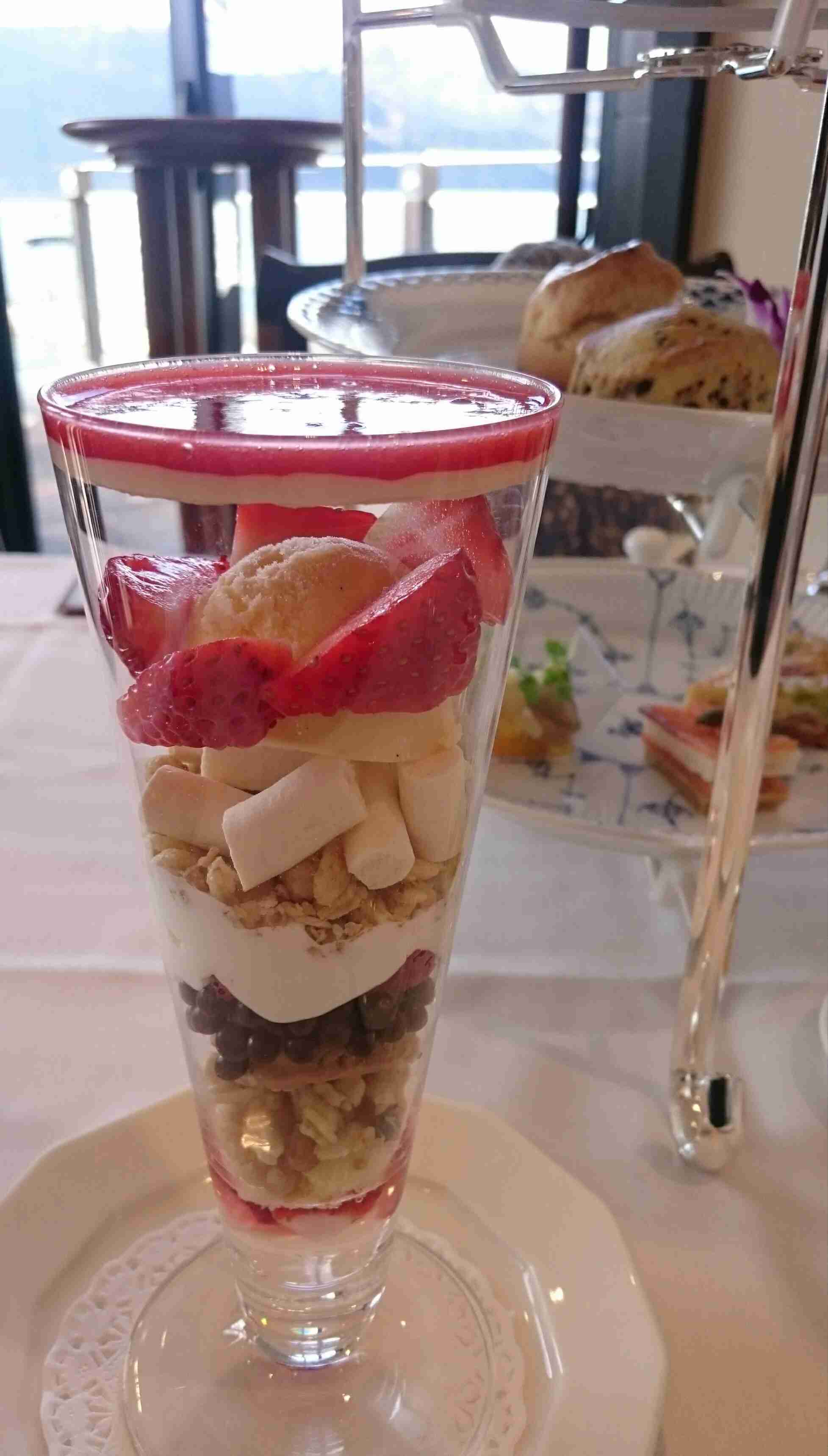 美味しそうなパフェの画像ください！