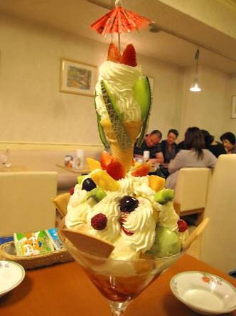 美味しそうなパフェの画像ください！