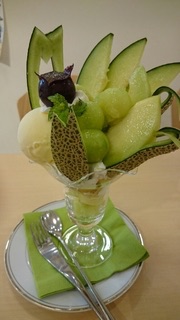 美味しそうなパフェの画像ください！