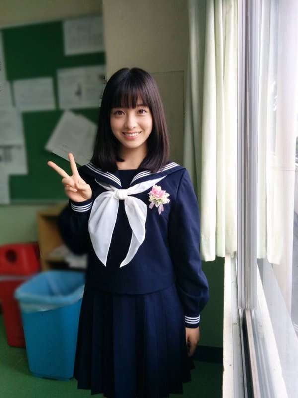 乃木坂46・秋元真夏が橋本環奈に勝利宣言「私は1万年に一度の逸材」