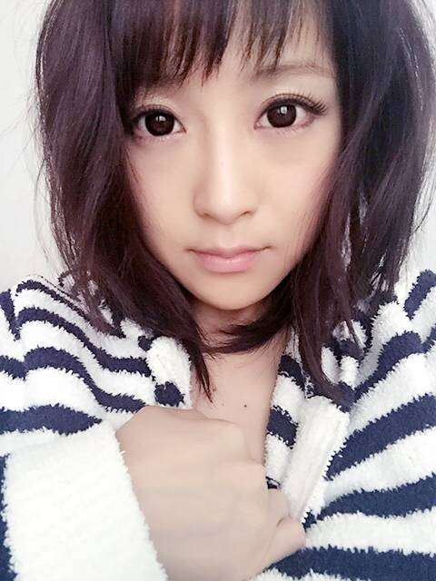 鈴木奈々「人妻っぽくなった?」暗色ロングヘア公開に反響殺到