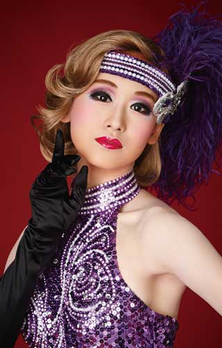 宝塚の煌びやかなヘアメイク、衣装の画像を下さい！