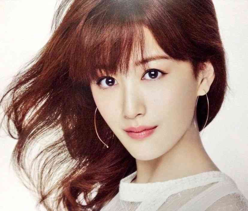 宝塚の煌びやかなヘアメイク、衣装の画像を下さい！