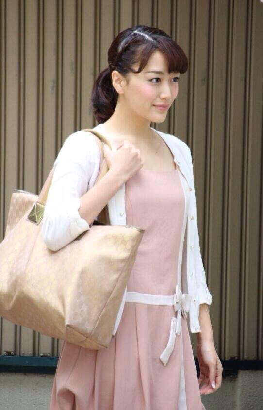 宝塚の煌びやかなヘアメイク、衣装の画像を下さい！