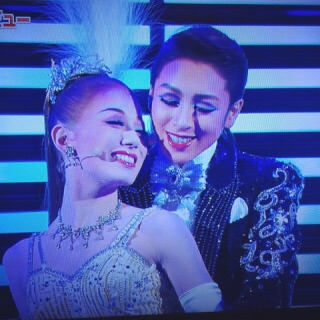 宝塚の煌びやかなヘアメイク、衣装の画像を下さい！