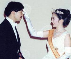 見つめ合う画像を貼るトピ