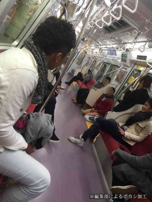 新年早々バカッター、電車の中で下半身モロだし迷惑行為した写真をTwitterに投稿