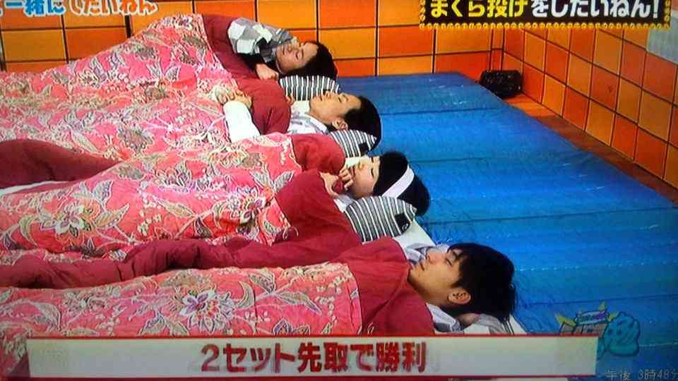 枕はなに向き?