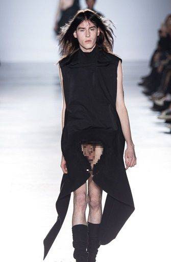 奇抜な服の画像を貼るトピ