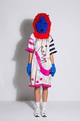 奇抜な服の画像を貼るトピ