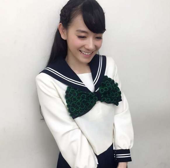 篠原ともえの“おでこ全開”ツインテールに「反則なほど可愛い」