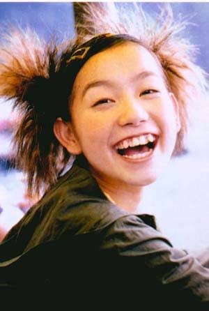 篠原ともえの“おでこ全開”ツインテールに「反則なほど可愛い」