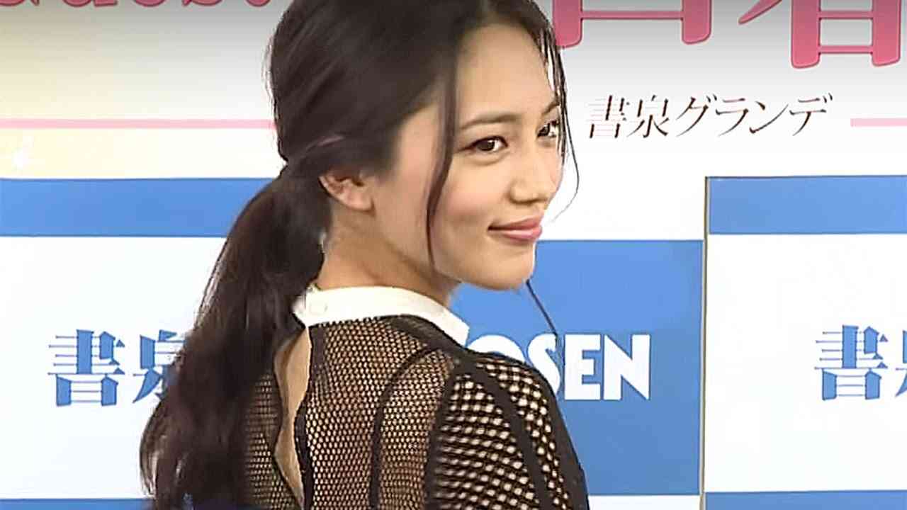 デコ出しが似合う女性タレント画像