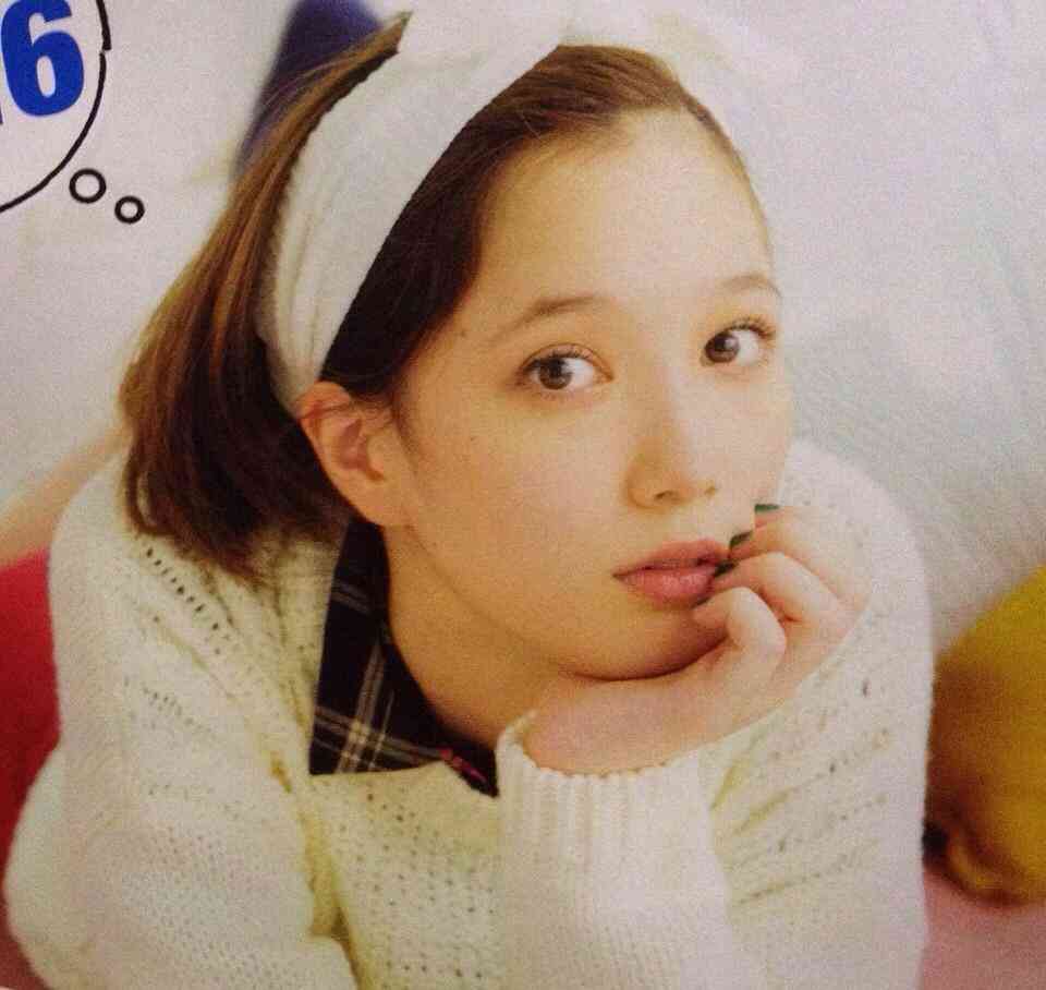 デコ出しが似合う女性タレント画像