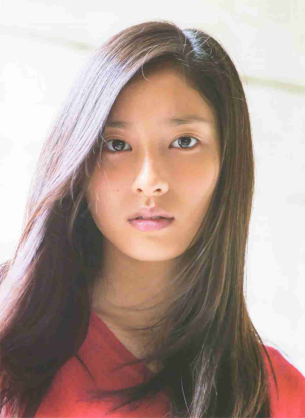 デコ出しが似合う女性タレント画像