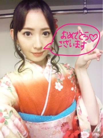 デコ出しが似合う女性タレント画像