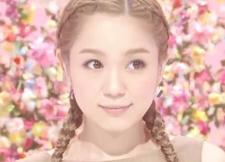 デコ出しが似合う女性タレント画像