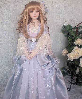 和洋折衷なドレスを貼るトピ